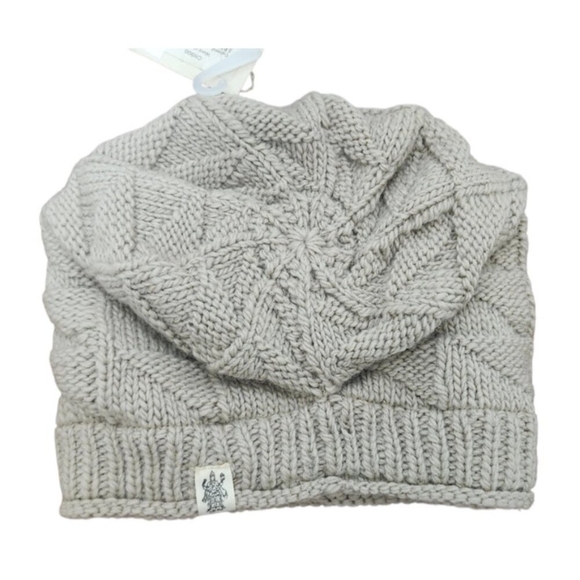 Nirvanna Designs Women’s Gray Merino Wool Knit Beanie Fleece Lined Made in Nepal main image 5